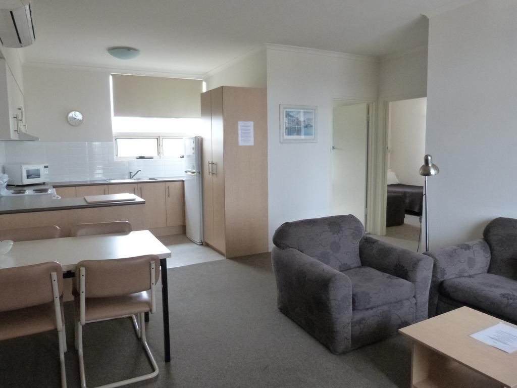 Glenelg Holiday Apartments - Corfu Аделаїда Номер фото