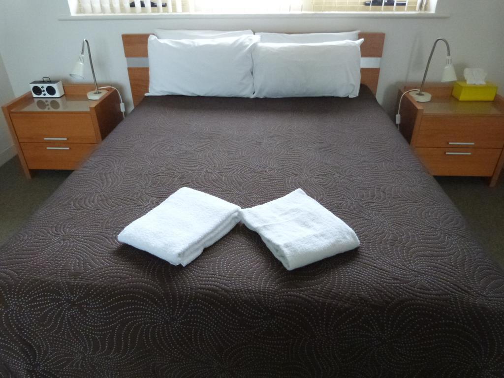 Glenelg Holiday Apartments - Corfu Аделаїда Номер фото